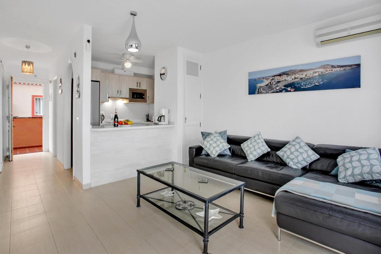 Top Floor, Sea View, Huge Terrace, Heated Pool, Garage Los Cristianos (Tenerife) Exterior foto