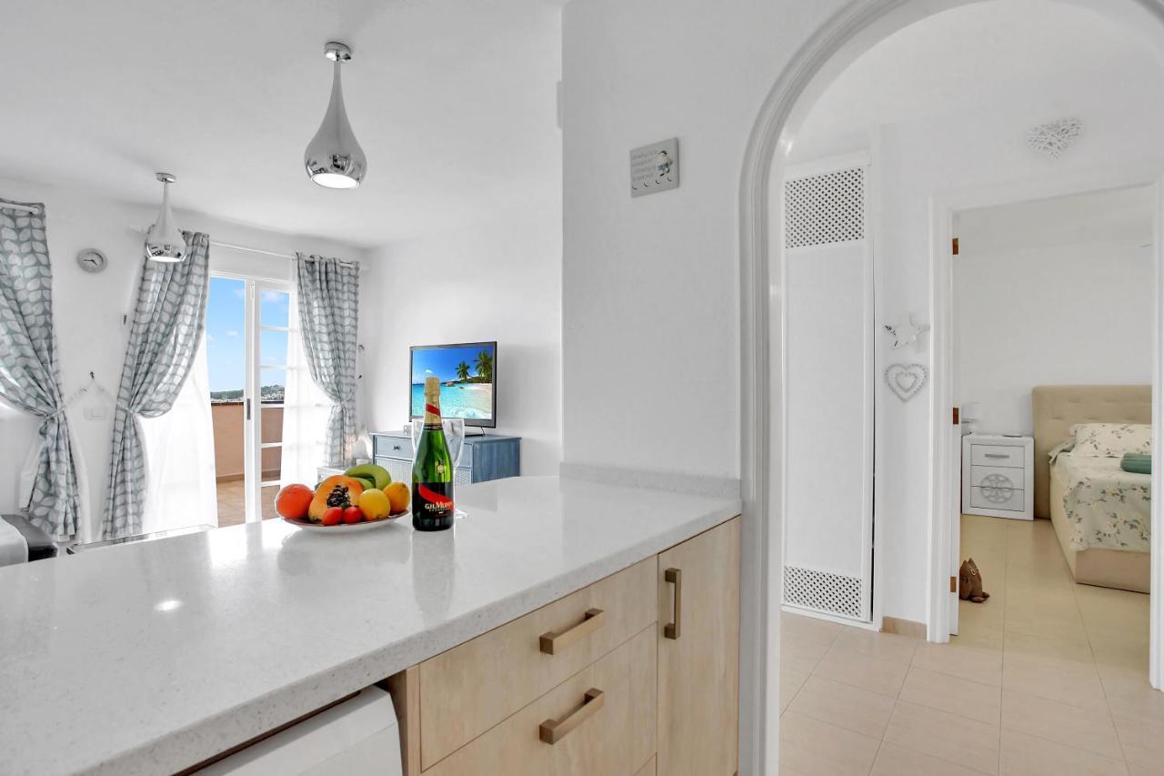 Top Floor, Sea View, Huge Terrace, Heated Pool, Garage Los Cristianos (Tenerife) Exterior foto