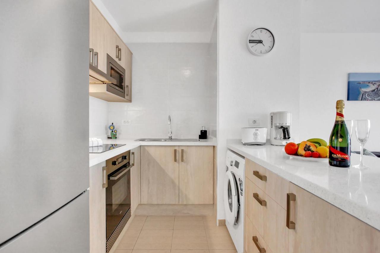 Top Floor, Sea View, Huge Terrace, Heated Pool, Garage Los Cristianos (Tenerife) Exterior foto