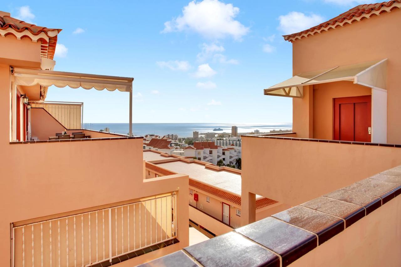 Top Floor, Sea View, Huge Terrace, Heated Pool, Garage Los Cristianos (Tenerife) Exterior foto