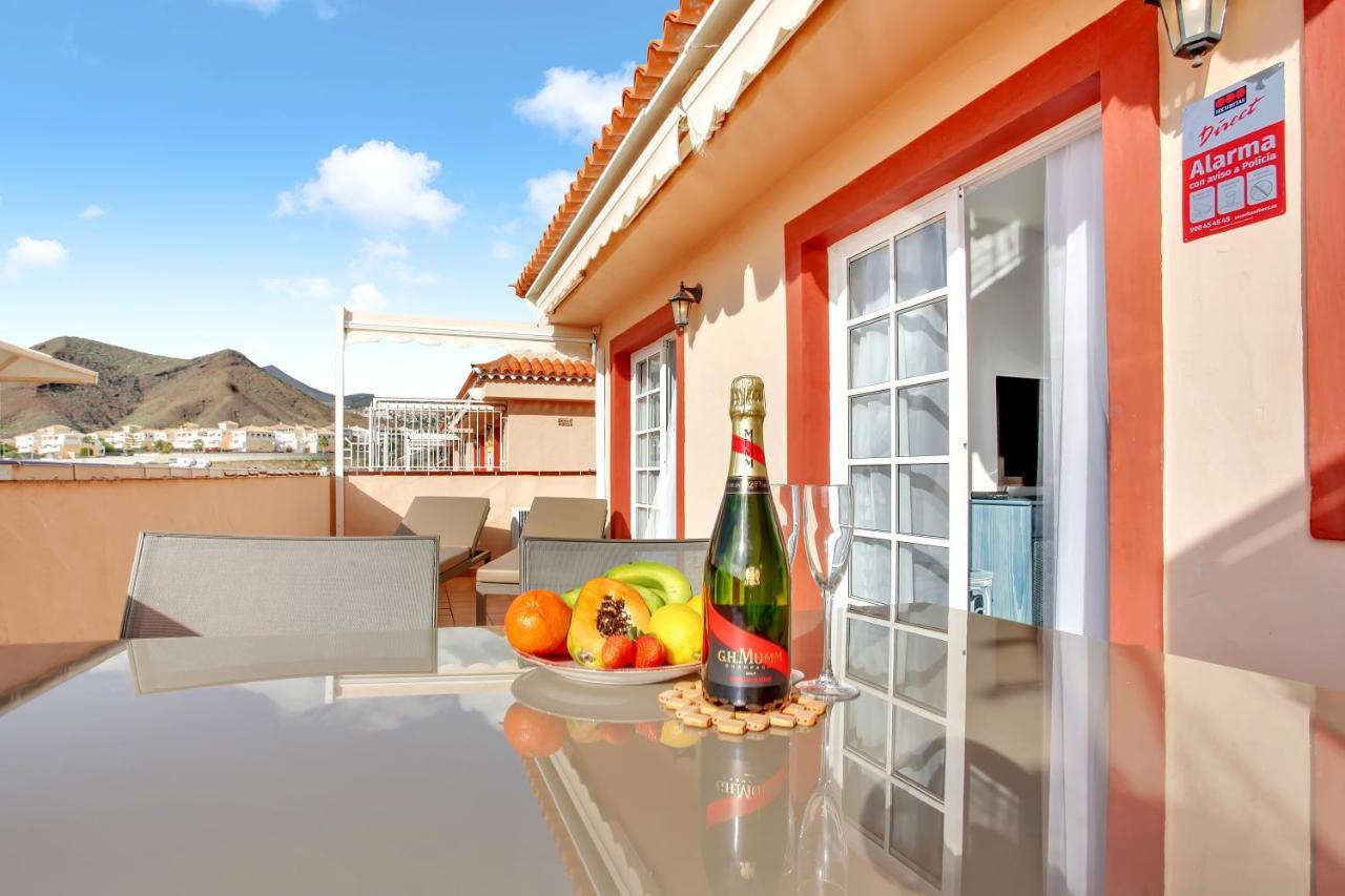 Top Floor, Sea View, Huge Terrace, Heated Pool, Garage Los Cristianos (Tenerife) Exterior foto