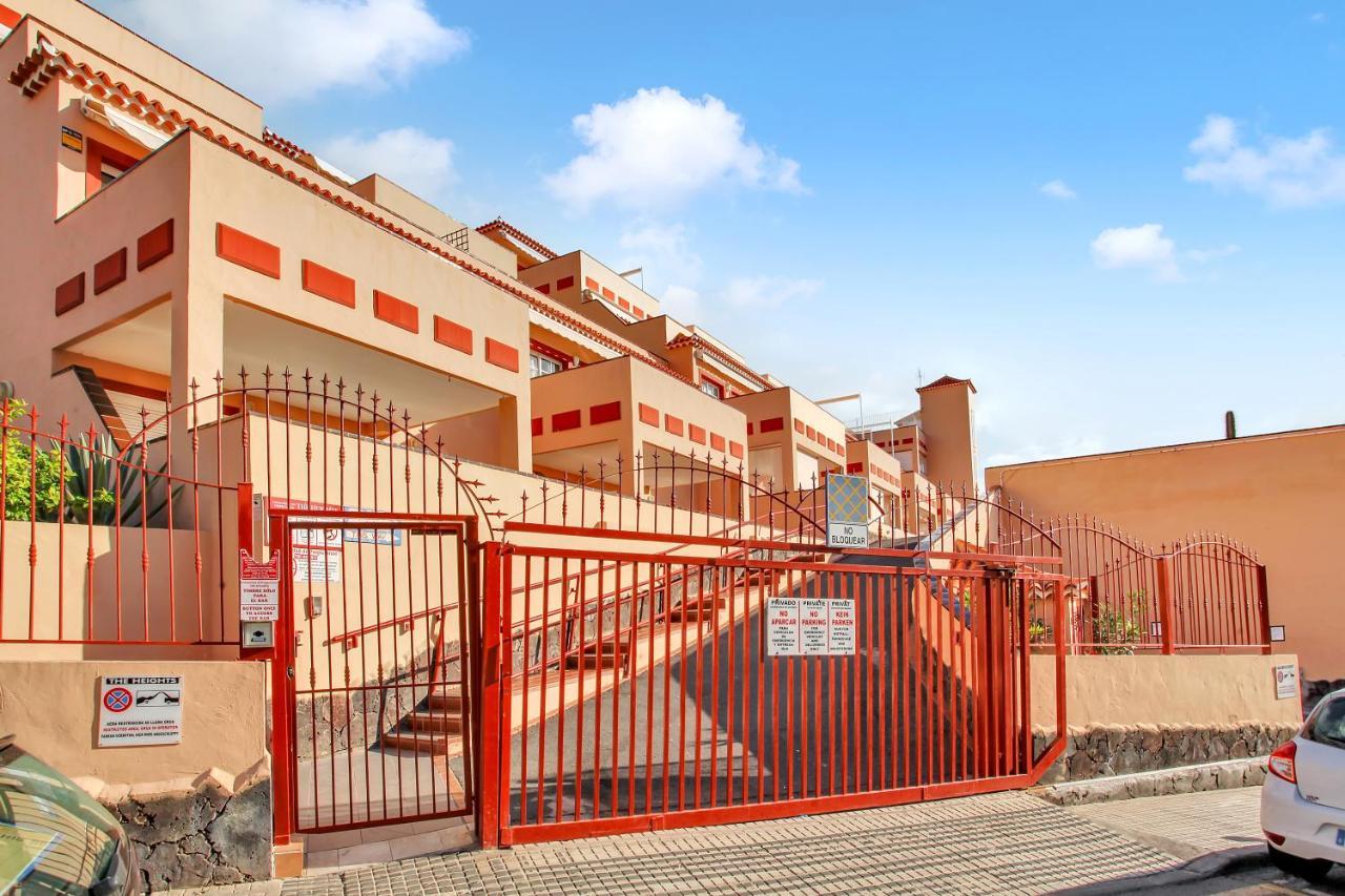 Top Floor, Sea View, Huge Terrace, Heated Pool, Garage Los Cristianos (Tenerife) Exterior foto